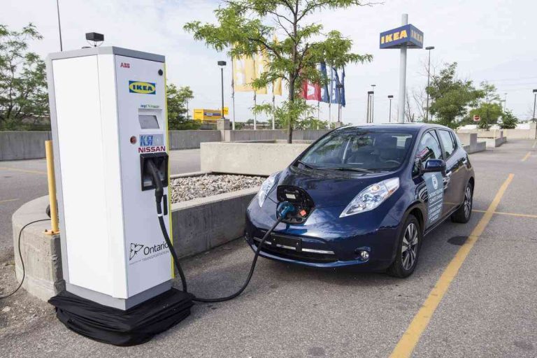 Toronto considers alternative energy tactics to attract staff in electric cars